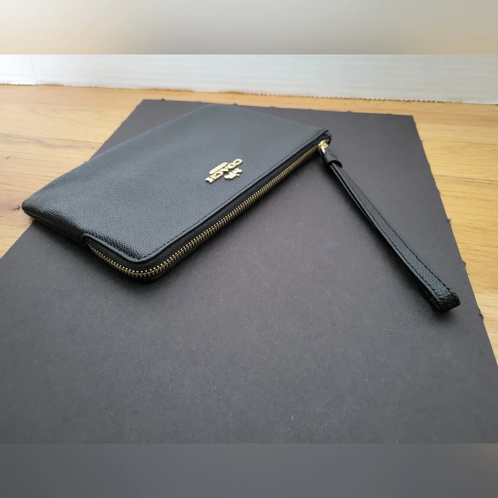 Coach large corner zip wristlet - Picture 3 of 6